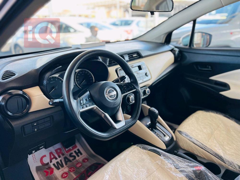 نيسان فيرسا